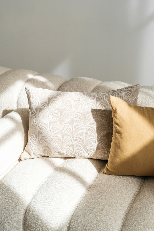 Velvet beige goudgeborduurde sierkussenhoes Jane 60x40 cm