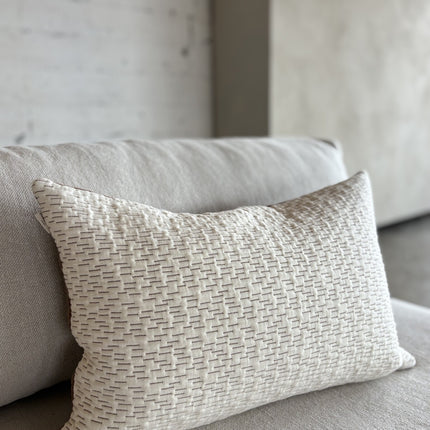 Tweekleurige zachte gequilte sierkussenhoes Olivia 60x40 cm bruin-ecru