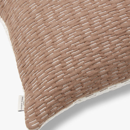 Tweekleurige zachte gequilte sierkussenhoes Olivia 60x40 cm bruin-ecru