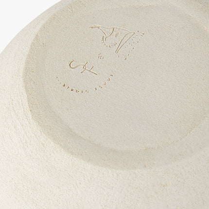 Handgemaakte aardewerken vaas Cleo mat ecru 16 x 17 cm