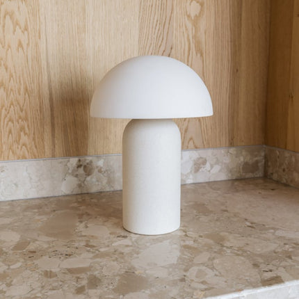 Handgemaakte aardewerken tafellamp Maeve naturel