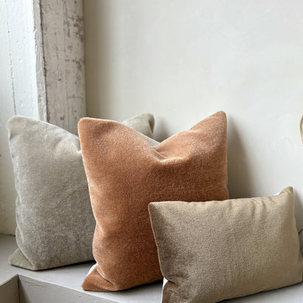 Luxe mohair sierkussenhoes Amy karamel 50x50 cm