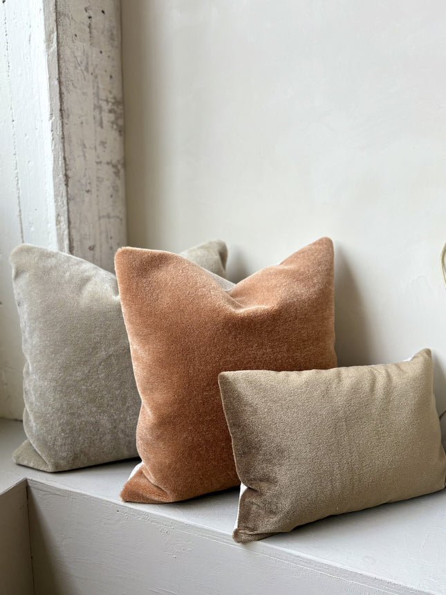 Luxe mohair sierkussenhoes Amy karamel 50x50 cm