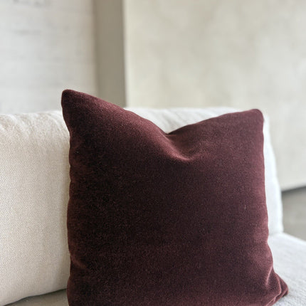 Luxe mohair sierkussenhoes Amy merlot 50x50 cm