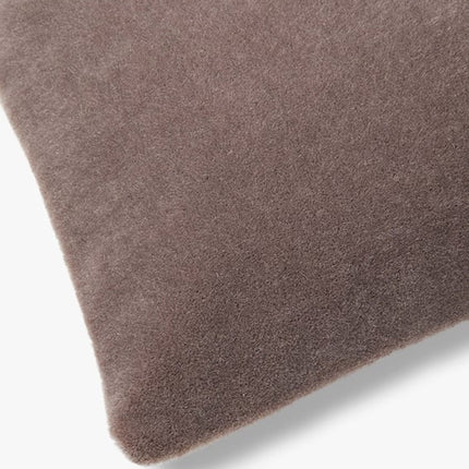 Luxe mohair sierkussenhoes Amy aubergine 50x30 cm