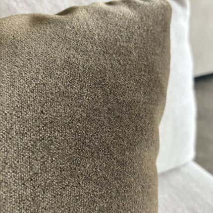 Satijnmohair sierkussenhoes Sara tabak 50x50 cm