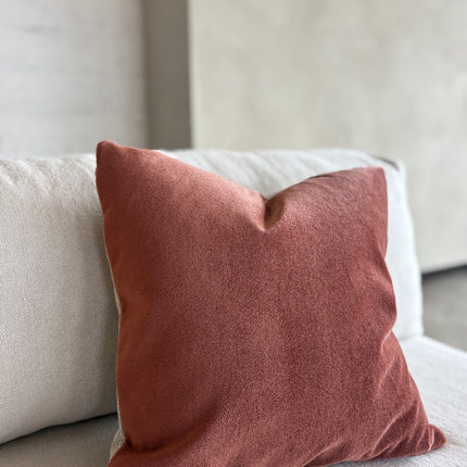 Satijnmohair sierkussenhoes Sara terra 50x50 cm