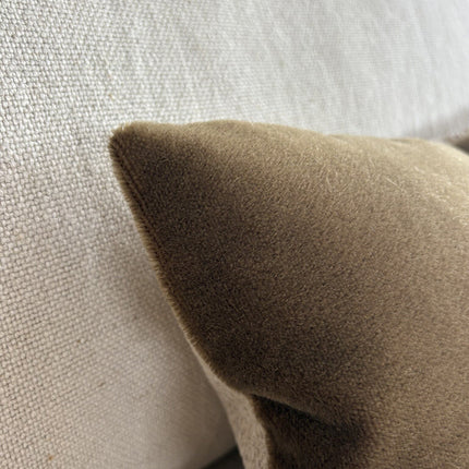 Satijnmohair sierkussenhoes Sara tabak 50x30 cm