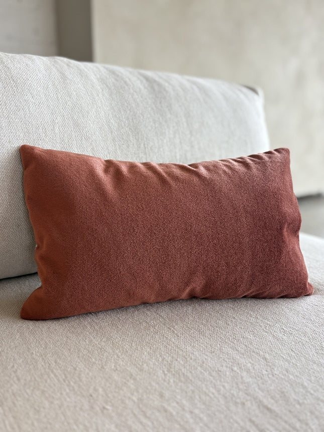 Satijnmohair sierkussenhoes Sara terra 50x30 cm