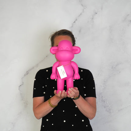 Ornament - Aap Beeld 'The Legend' - Polyresin - Roze - 20,5x13,5x35cm
