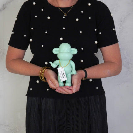 Ornament - Hang loose Aap Beeld 'The Legend' - Polyresin - Mintgroen - 11x7x19cm