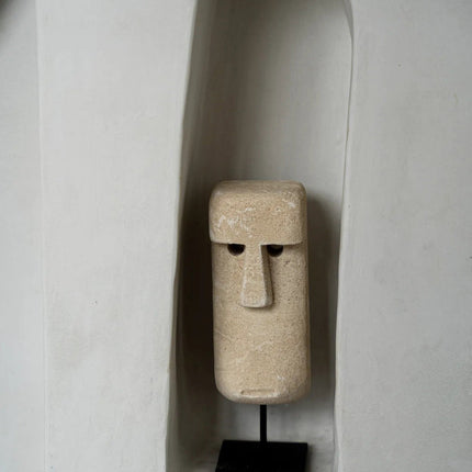 De Sumbasteen nr. 20 op standaard