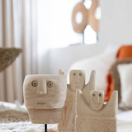 De Sumba Stone nr. 23 op standaard