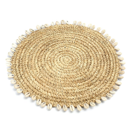 De raffia-schelp pannenonderzetter