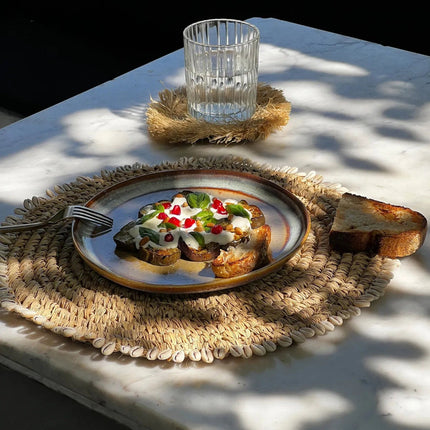 De raffia schelpen placemat - naturel