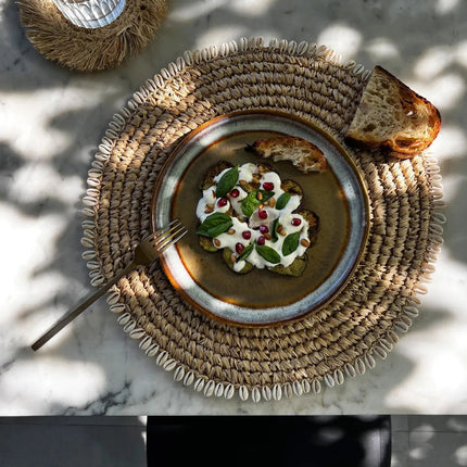 De raffia schelpen placemat - naturel