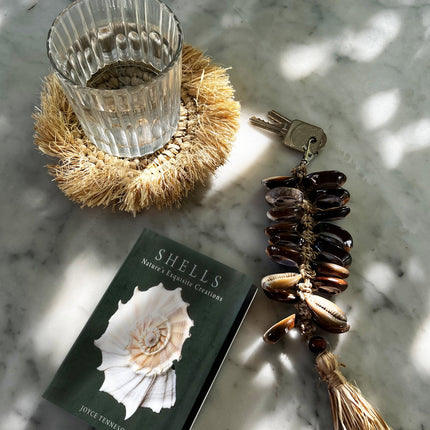 De raffia visgraat-sleutelhanger - natuurlijk zwart