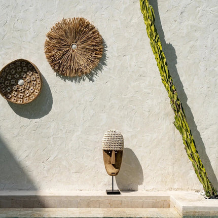 Het kaurimasker op standaard - middelgroot