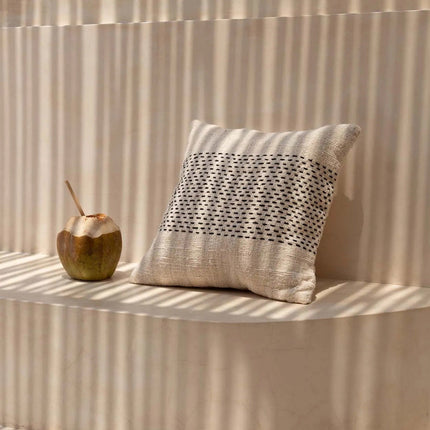 De Misty kussenhoes - Natuurlijk zwart