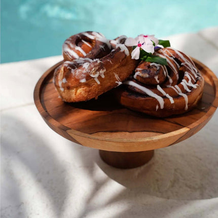 De taartschotel van teakwortel - M